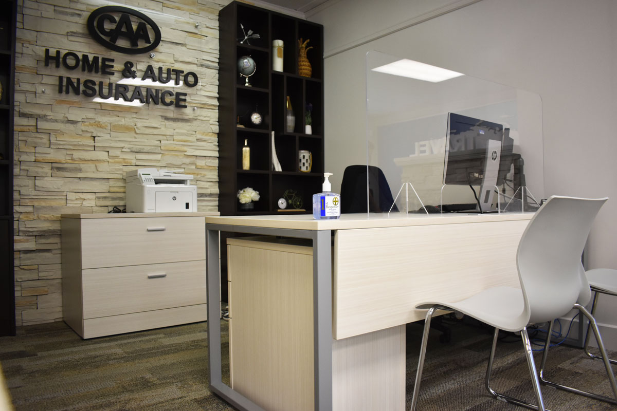 CAA-Niagara-office-redesign-global-open-desking-modesty-panel
